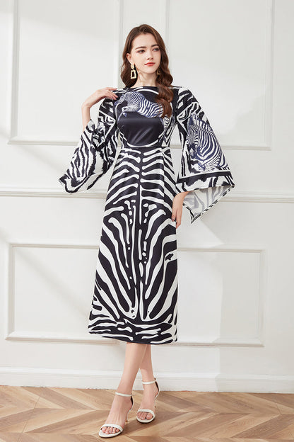 Distinctive Horse Head Print Striped Contrast Dress High Waist Trumpet Sleeve Split Dress