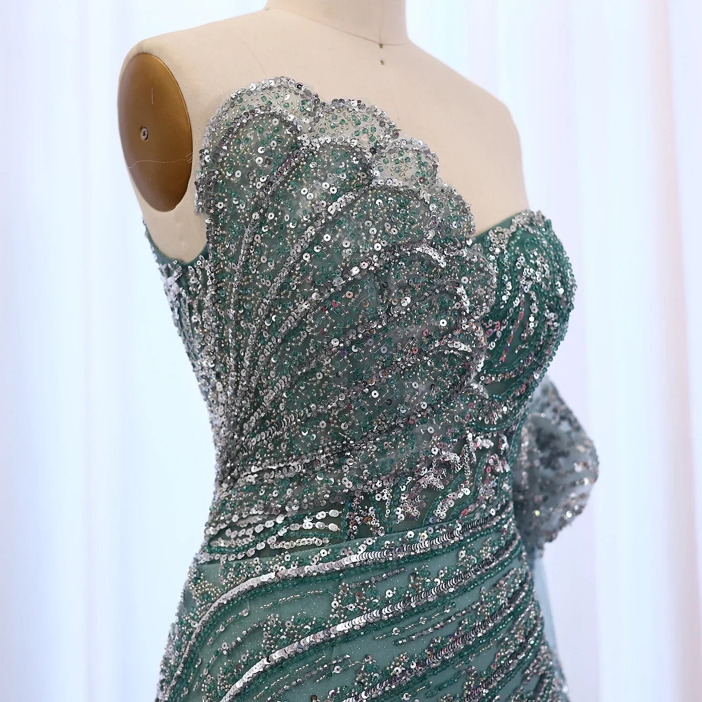 Mermaid Cape Sleeve Scalloped Green Evening Dress