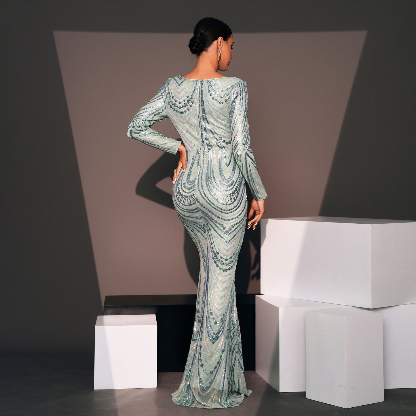 Long Sleeved Elegant V-neck Slim Fit Long Sequined Cocktail Evening Dress Bridesmaid