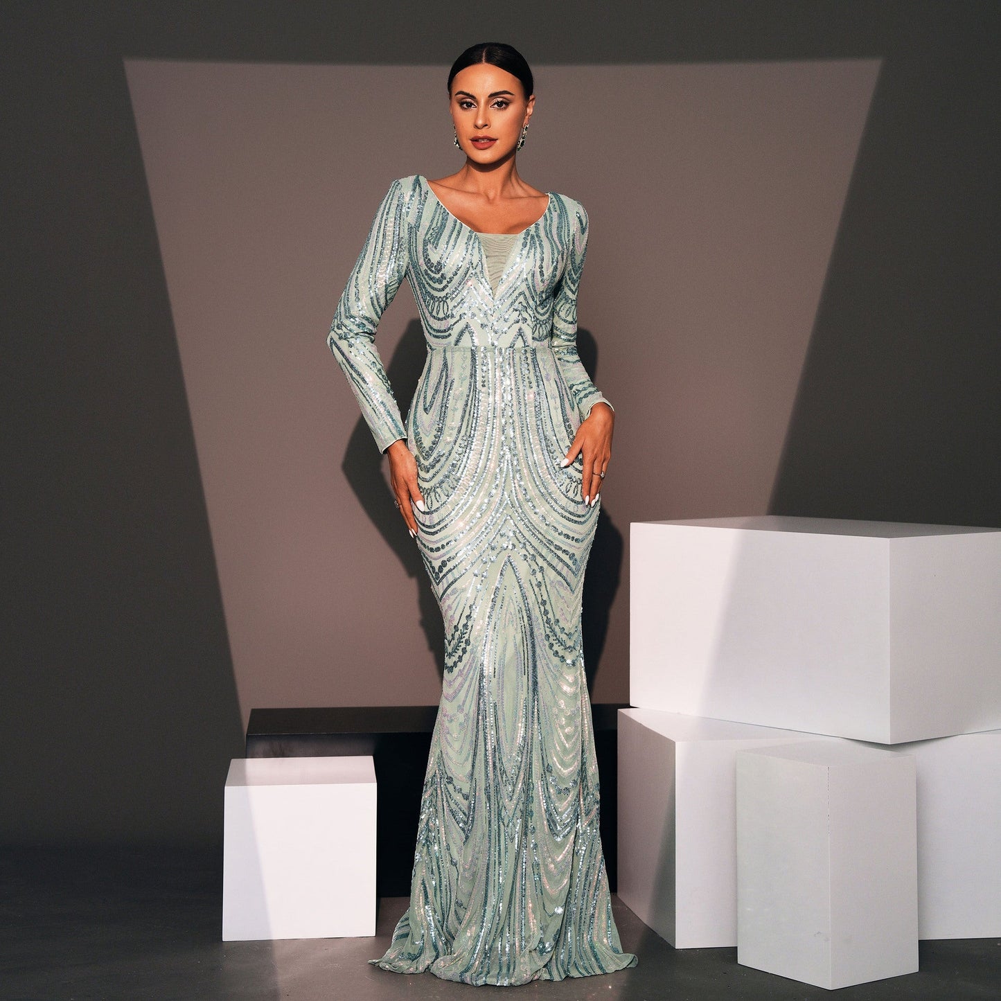 Long Sleeved Elegant V-neck Slim Fit Long Sequined Cocktail Evening Dress Bridesmaid